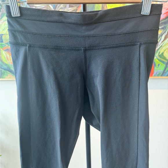 Lululemon Black Capri 23” Leggings. Size 4. - Picture 3 of 12